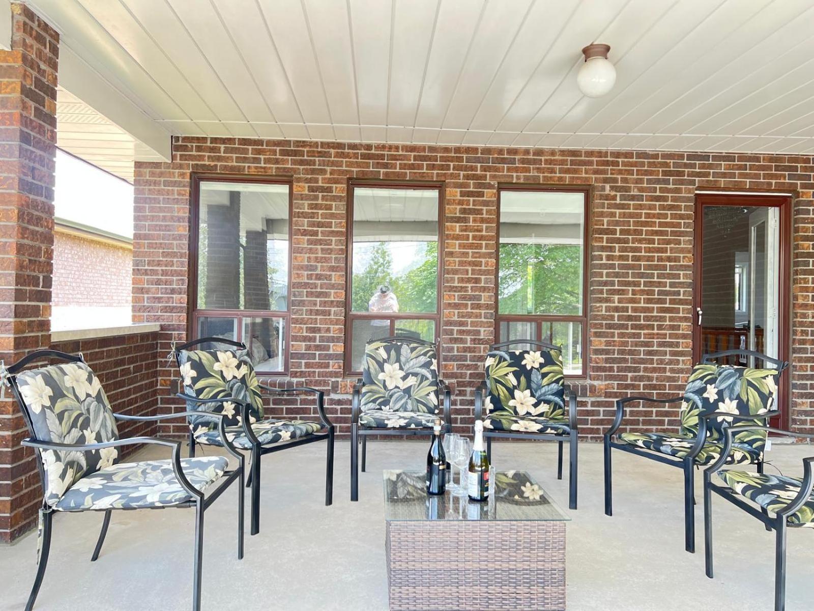 Elegant 6br Grand In Highland Hill Villa