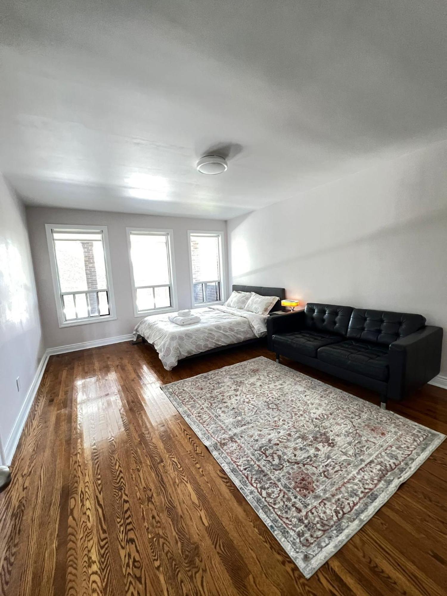 Elegant 6br Grand In Highland Hill